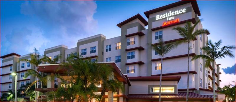 Residence Inn By Marriott Miami West/Fl Turnpike Хайлиа-Гарденс Экстерьер фото